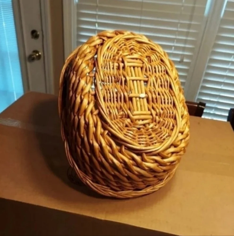 Double Handled Oval Woven Wicker Picnic & Flower Basket Vintage LIKE NEW!